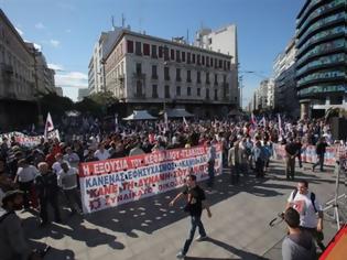 Φωτογραφία για Η Ελλάδα στους δρόμους! Επί ποδός τα συνδικάτα για τα συλλαλητήρια κατά των νέων μέτρων!