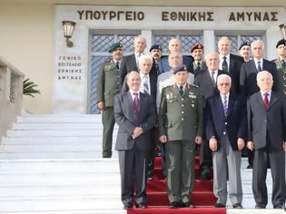 Φωτογραφία για Επίσκεψη διατελεσάντων Αρχηγών στο ΓΕΣ