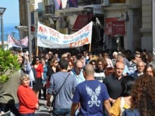 Φωτογραφία για Κατέβασαν ρολά στην αγορά και βγήκαν στους δρόμους