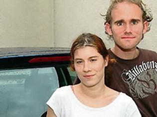 Φωτογραφία για Γονείς άφησαν το παιδί τους στο πορτ-μπαγκάζ του αυτοκινήτου για να πάνε σε... συναυλία