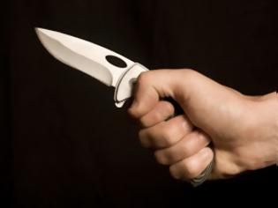 Φωτογραφία για Πάτρα: Νεαρός έκανε βόλτα κρατώντας... μαχαίρι