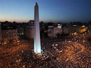 Φωτογραφία για Μεγάλες διαδηλώσεις κατά της κυβέρνησης στην Αργεντινή