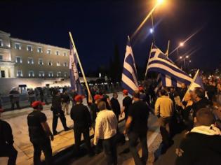 Φωτογραφία για Εκτός νόμου τη Χρυσή Αυγή θέλει το 67,5% των Ελλήνων, σύμφωνα με έρευνα