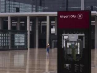 Φωτογραφία για Στο νέο «υπερ-αεροδρόμιο» του Βερολίνου προσγειώνονται μόνο μηνύσεις