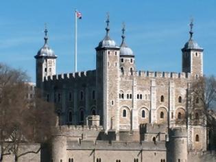 Φωτογραφία για Εκλάπησαν κλειδιά από τον Πύργο του Λονδίνου - Κίνδυνος για τα σκήπτρα της βασίλισσας Ελισσάβετ Β'
