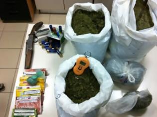 Φωτογραφία για Εξαρθρώθηκε σπείρα ναρκωτικών στην Κοζάνη - Έγιναν έξι συλλήψεις, κατασχέθηκαν 10 κιλά χασίς!