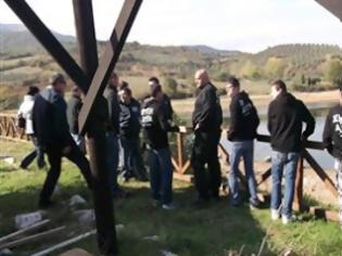 Φωτογραφία για Μέλη της Χρυσής Αυγής διώχνουν Βούλγαρους και Σκοπιανούς από την Κερκίνη