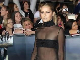 Φωτογραφία για Το see through της Teresa Palmer