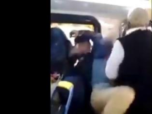 Φωτογραφία για Οδηγός λεωφορείου δέρνει μαθήτρια! [Video]