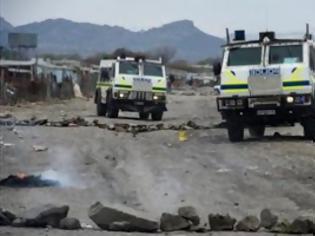 Φωτογραφία για Ένας νεκρός σε απεργία εργατών στο Δυτικό Ακρωτήριο στη Νότια Αφρική