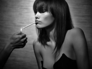 Φωτογραφία για Το τσιγάρο καταστρέφει το σεξ ακόμη και αν το κόψουμε