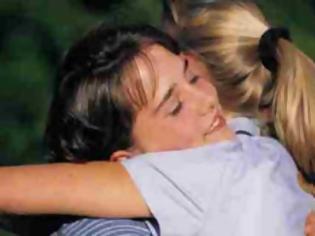 Φωτογραφία για Η αγκαλιά κάνει καλό στην υγεία