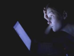 Φωτογραφία για Kατάθλιψη προκαλεί η χρήση των κομπιούτερ το βράδυ