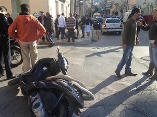Φωτογραφία για Πάτρα: Τροχαίο ατύχημα στο κέντρο - Τραυματίστηκε δικυκλιστής