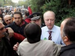 Φωτογραφία για Ν.Δ.:Ο ΣΥΡΙΖΑ καλύπτει τους τραμπουκισμούς εναντίον του Προξένου