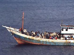 Φωτογραφία για Συναγερμός στο Ηράκλειο για πλοιάριο με μετανάστες