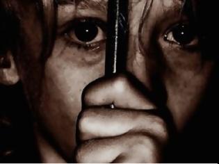 Φωτογραφία για Το οδοιπορικό ενός κακοποιημένου παιδιού στην Ελλάδα