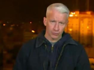 Φωτογραφία για Η στιγμή που έσκασε βόμβα στην πλάτη του Anderson Cooper!