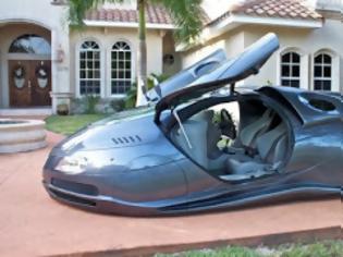 Φωτογραφία για Το αυτοκίνητο του μέλλοντος... «βολτάρει» στους δρόμους της Φλόριντα!