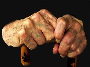 Φωτογραφία για Πάτρα: Στα χέρια της αστυνομίας δύο άνδρες που εξαπατούσαν ηλικιωμένους - Φέρονται να έχουν δράσει σε δέκα τουλάχιστον περιπτώσεις