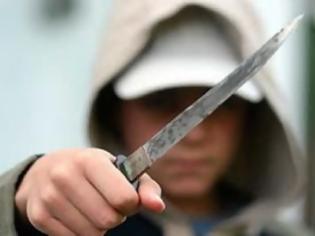 Φωτογραφία για Πιτσιρικάδες με… μαχαίρια, έκλεβαν κινητά στον Κολωνό!!