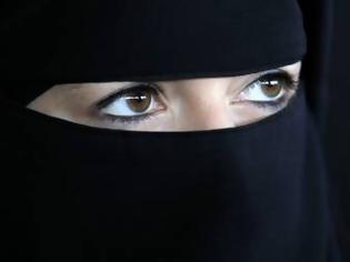 Φωτογραφία για Η 'Αγκυρα δίνει 800 ευρώ σε γυναίκες της Ξάνθης για να φορούν μαντήλα!