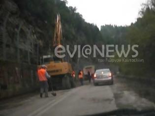 Φωτογραφία για Δερβένι: Επικίνδυνα βράχια πάνω από τα κεφάλια των οδηγών