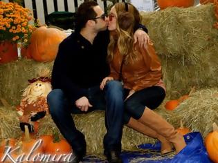 Φωτογραφία για ΚΑΛΟΜΟΙΡΑ-Ανταλλάσσει καυτά φιλιά με τον Γιώργο