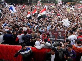 Φωτογραφία για Ένταση στην Αίγυπτο για τις διευρυμένες εξουσίες του προέδρου Μόρσι
