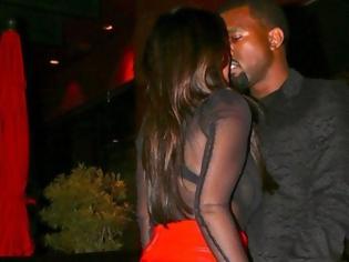 Φωτογραφία για K. Kardashian – K. West: Καυτά φιλιά μπροστά στο φωτογραφικό φακό!