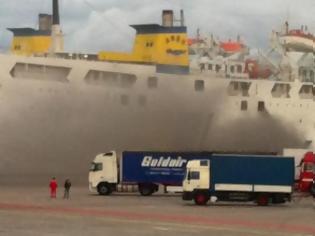 Φωτογραφία για Πάτρα: Απομακρύνθηκαν από το λιμάνι τα ζωικά προϊόντα που μετέφεραν νταλίκες με το ΚΡΗΤΗ ΙΙ - Δαιδαλώδης η διαδικασία