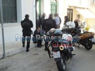 Φωτογραφία για Πρέβεζα: Πολίτης συνέλαβε τσαντάκια