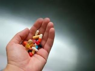 Φωτογραφία για Φάρμακα: «Δηλητήριο» οι τιμές για τους ασθενείς