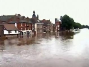 Φωτογραφία για Νεκροί και μεγάλες καταστροφές από τις πλημμύρες στη Μεγάλη Βρετανία