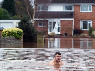 Φωτογραφία για Σε κατάσταση συναγερμού λόγω πλημμυρών η Βρετανία