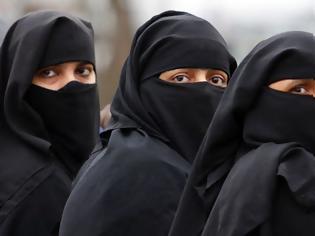 Φωτογραφία για Τσιπάκι σε γυναίκες στην Σαουδική Αραβία για να μην περνάνε τα σύνορα χωρίς άδεια