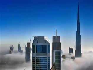 Φωτογραφία για Όταν η ομίχλη σκεπάζει τους ουρανοξύστες του Ντουμπάι