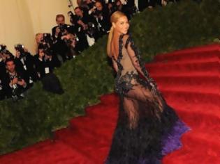 Φωτογραφία για Φορέματα με θέα: Όταν οι celebrities τολμούν τα see through