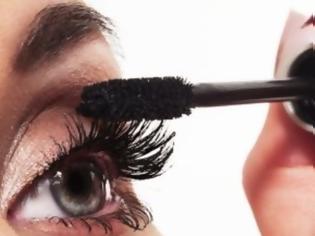 Φωτογραφία για 5 mascara tricks για «θανατηφόρες» βλεφαρίδες! (videos)