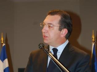 Φωτογραφία για Εμπαθής και υπαγορευμένη από το αφεντικό του...η κριτική Δρακούλη!