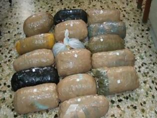 Φωτογραφία για Σύλληψη τεσσάρων ατόμων για ναρκωτικά στη Μυτιλήνη
