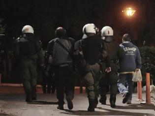 Φωτογραφία για Το ΕΚΘ καταδικάζει την σύλληψη των 11 εργαζόμενων στο ΑΠΘ