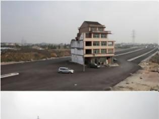 Φωτογραφία για Κατεδαφίστηκε το σπίτι σύμβολο - αντίστασης στην Κίνα! (ΦΩΤΟ)
