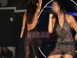 Φωτογραφία για Ελληνίδα τραγουδίστρια: Έβαζαν στοίχημα εάν ήταν γυμνή μέσα από το φόρεμα!