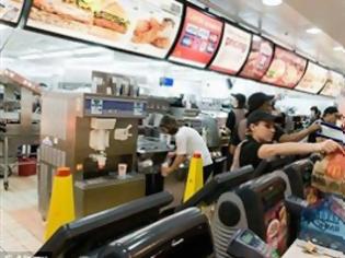 Φωτογραφία για Σουηδία: 11.500 ευρώ για μια δουλειά στα McDonald 's