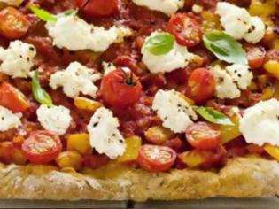 Φωτογραφία για Η συνταγή της ημέρας: Πίτσα με ντοματίνια και φέτα