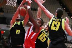 Άντεξε για ένα ημίχρονο (100-65)