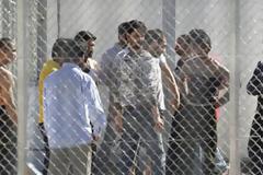 Τις συνθήκες στα κέντρα κράτησης μεταναστών καταδικάζει ο ΟΗΕ