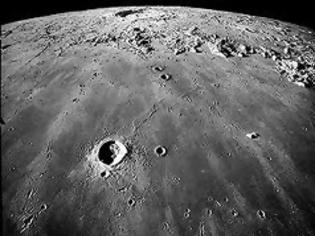 Φωτογραφία για Δείτε το οβάλ αντικείμενο που κατέγραψε με το τηλεσκόπιο του ενώ κοιτούσε το Φεγγάρι