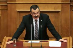 Οπλισμένοι βουλευτές της Χρυσής Αυγής μέσα στο Κοινοβούλιο
